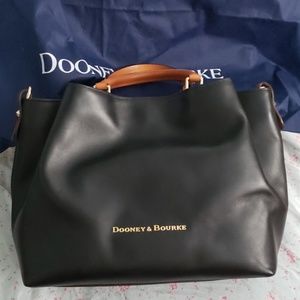 Dooney and Bourke Barlow